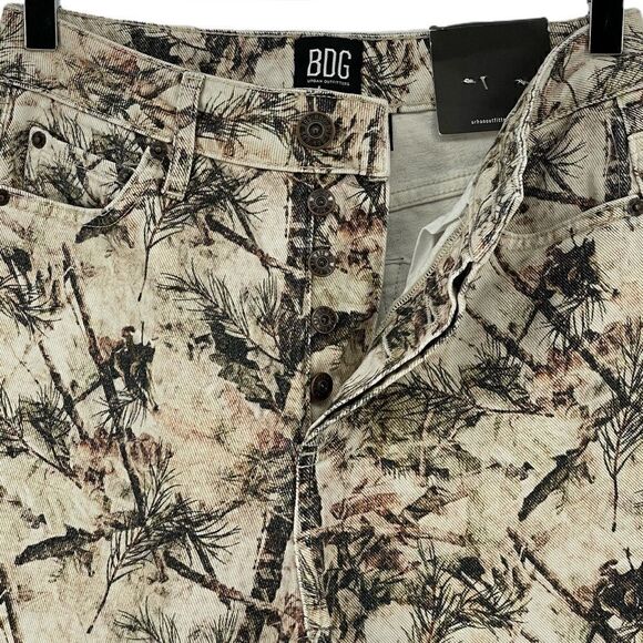 NWT UO BDG Forest Print Slim Straight Jeans - Picture 9 of 14